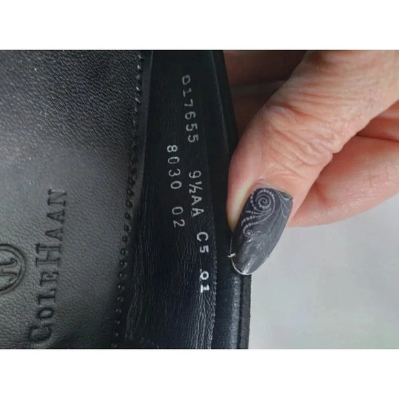 Cole Hann Black Suede Loafers Gold Buckle Accent Sz 9.5 AA - Picture 9 of 11